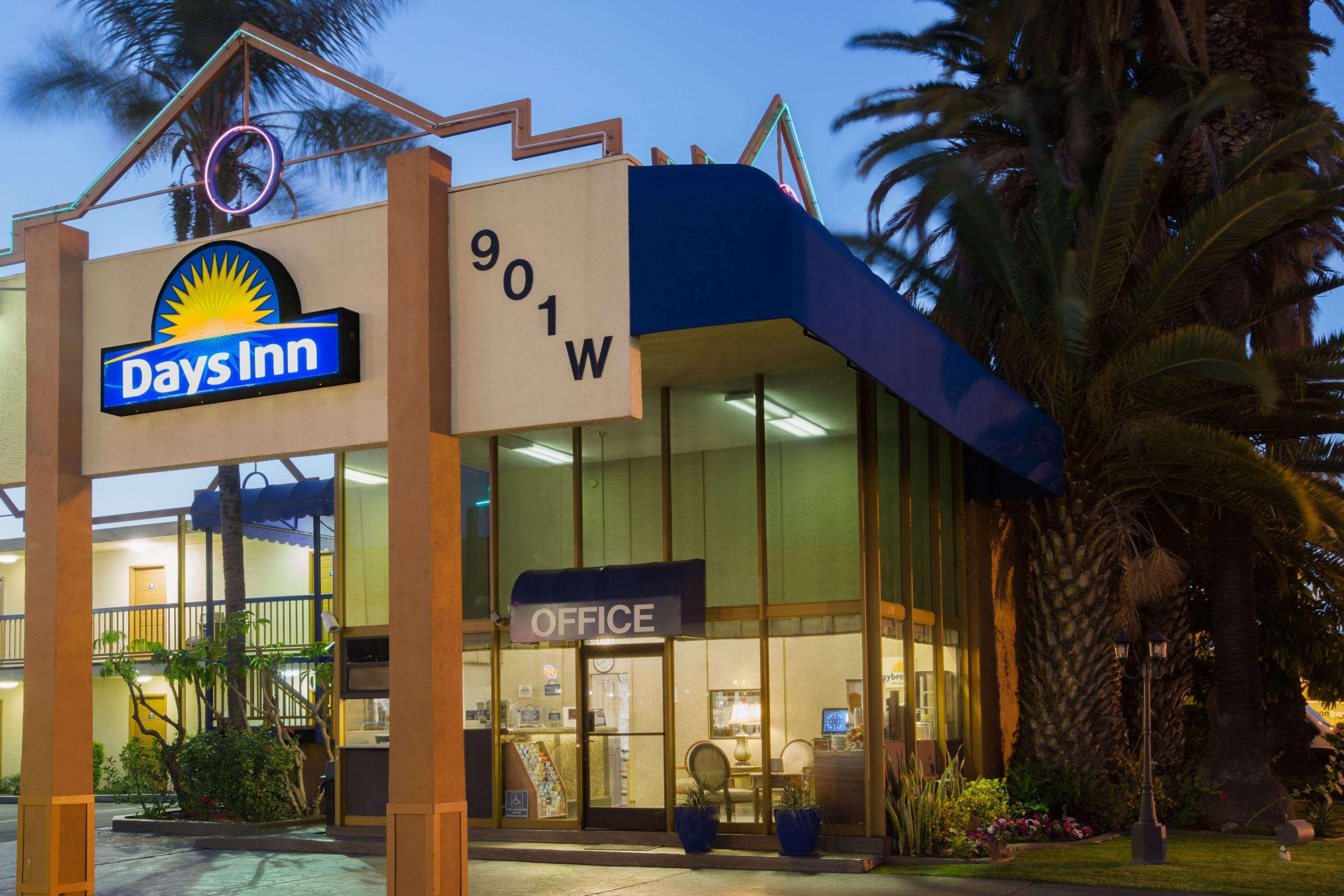 Days Inn By Wyndham Los Angeles Lax/Venicebch/Marina Delray Inglewood Exterior foto